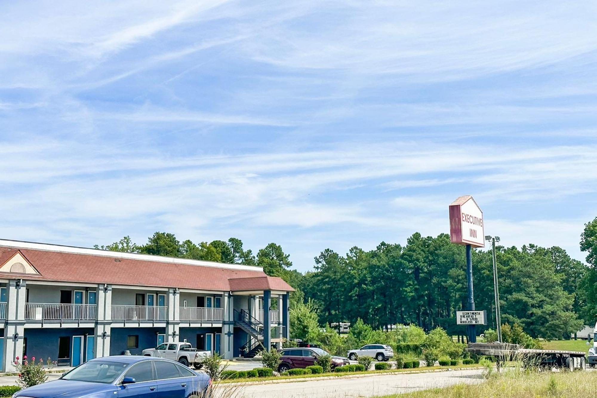 Executive Inn Ridgeway I-77 Exterior foto